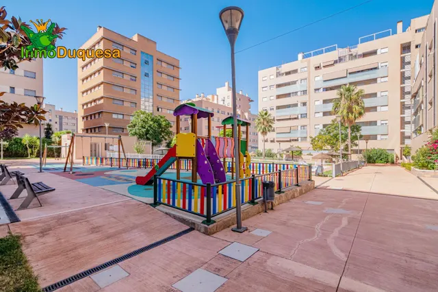 Ático duplex con terraza de 61 m2, plaza de aparcamiento, trastero, piscina comunitaria, padel - PTS. — 31