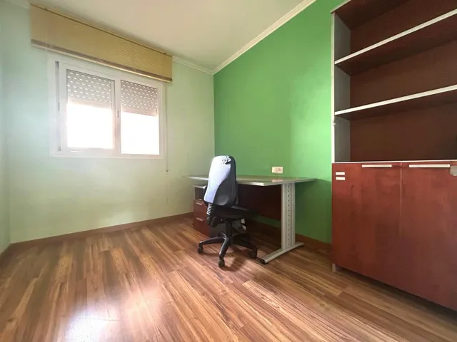 Amplio y Luminoso Piso en El Ejido Norte - Excelente Oportunidad por €129,900 — 19