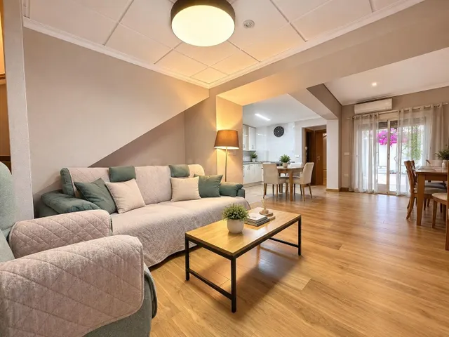 100 m2 de patio. Y sí, la casa también está a la altura - foto 2