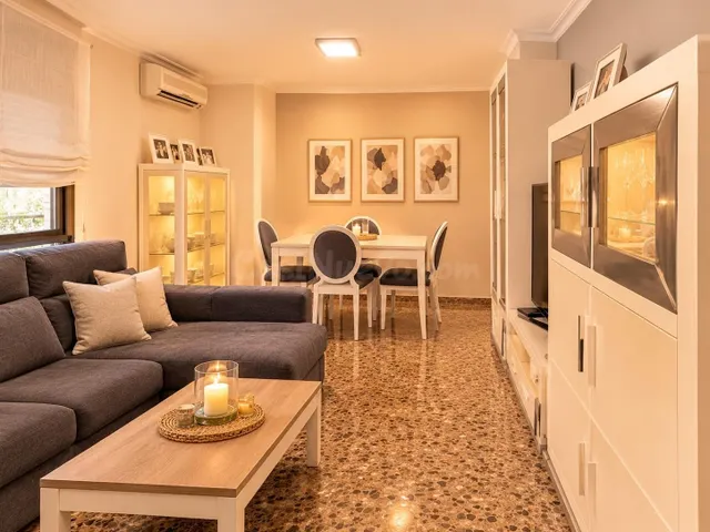 Se vende vivienda vpo con plaza de garaje y trastero. — 2