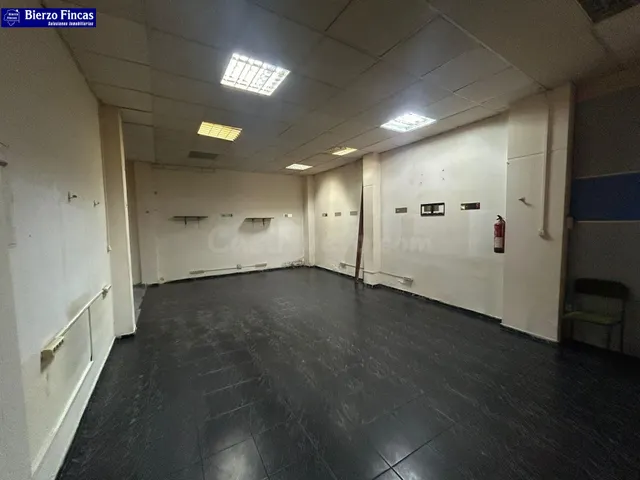 ✨ SE VENDE LOCAL COMERCIAL EN EL CENTRO DE PONFERRADA ✨ - foto 2