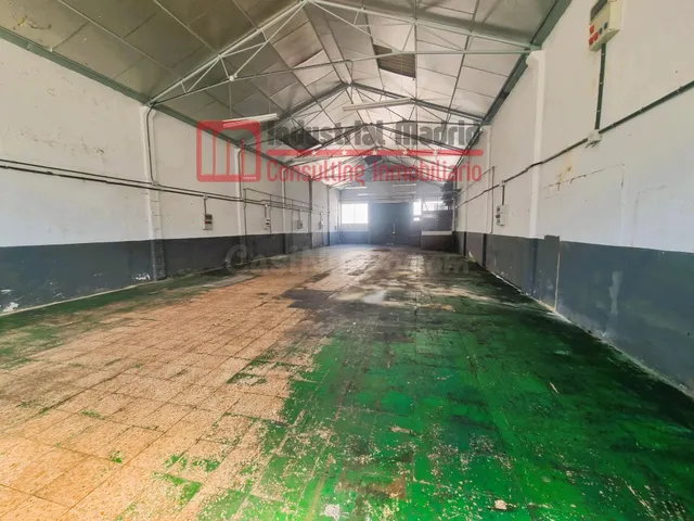 Nave industrial en alquiler de 300 m2 en el Polígono Finanza
