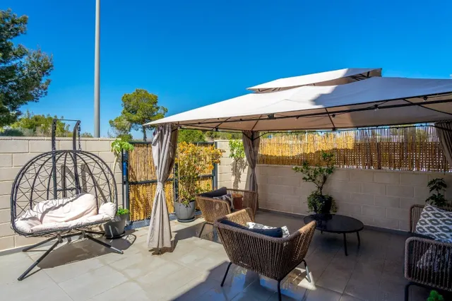 ¡Chalet pareado en Villamartin! - foto 2