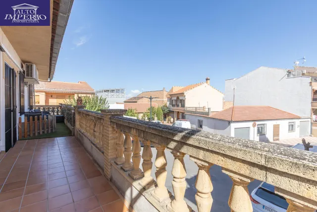 Casa en Armilla con terraza, patio y amplia cochera — 24