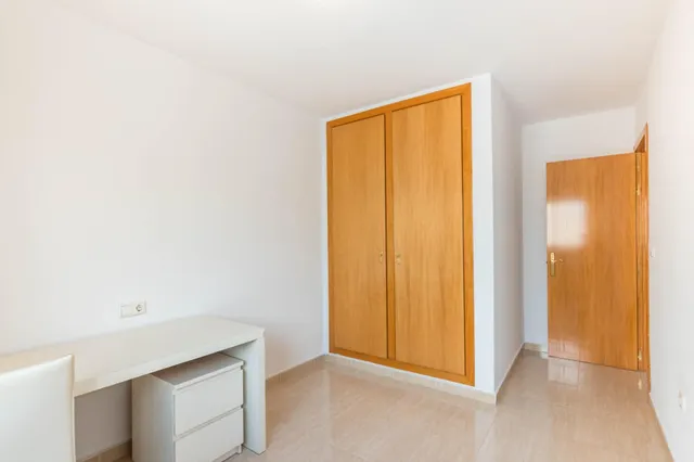 PISO EN ALCANTARILLA — 16