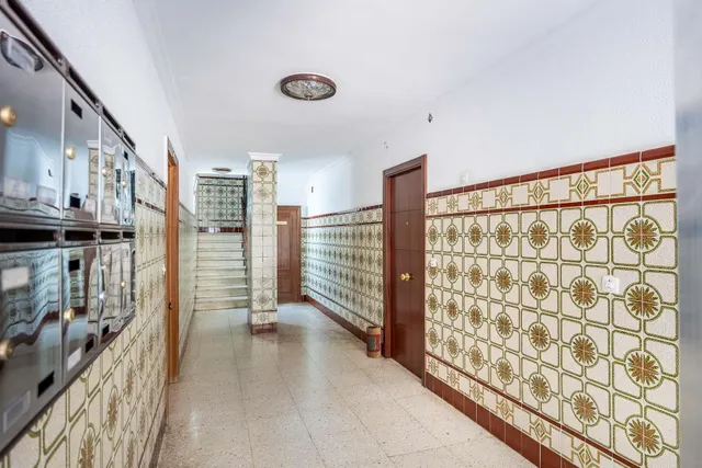 PISO DE 4 DORMITORIOS CONVERTIDO EN 2 EN PLENO CORAZÓN DE TRIANA — 30