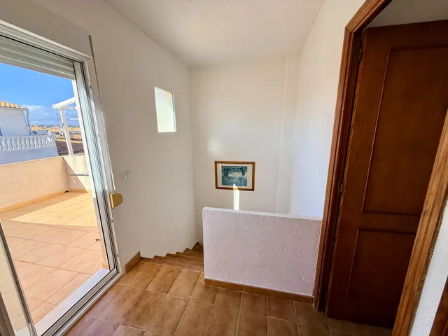 Adosado en planta alta en El Paraíso, Torrevieja — 25
