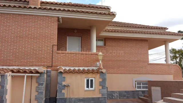 CHALET INDEPENDIENTE 8 habitaciones + 1.200 M2 DE PARCELA +  - foto 5