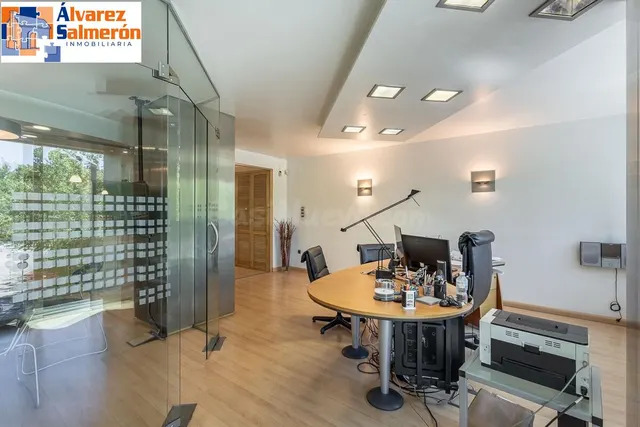 EXCLUSIVO INMUEBLE EN PLAZA DE CARRETAS, JUNTO AL EMBLEMÁTICO PASEO DEL SALÓN — 3