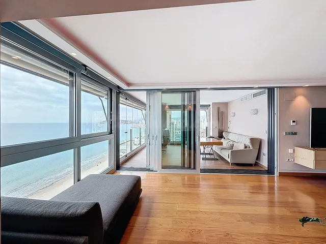 Apartamento Exclusivo Frente al Mar en Playa de Levante – Be
