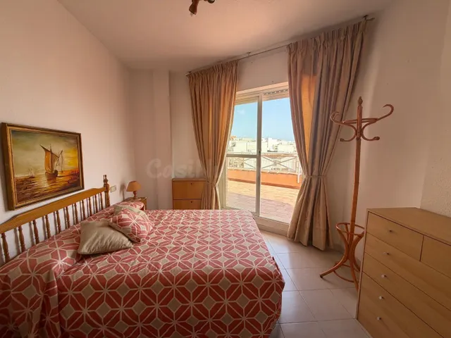 Ático con terraza, Alicante, Torrevieja. 2 habitaciones, 82 m2, 1 kilómetro del mar — 10