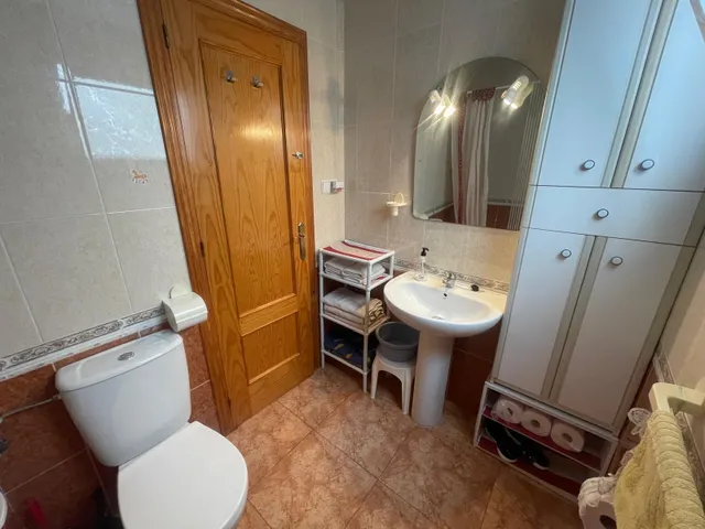 Apartamento con garaje y piscina en el centro de Torrevieja — 20