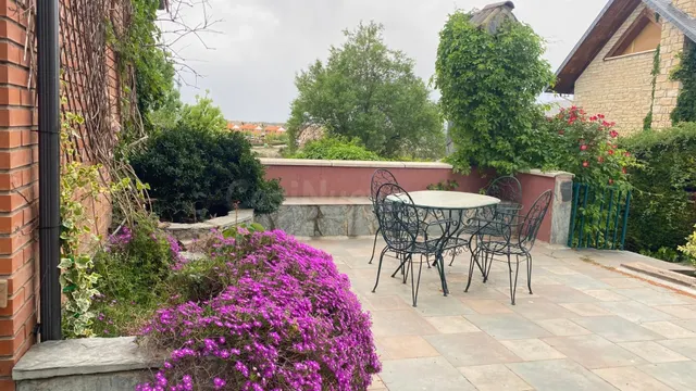 Espectacular chalet en Villalbilla - foto 3