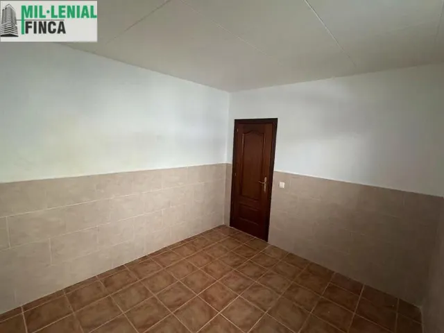 Casa con grandes terrazas y potencial de reforma en Sabadell - foto 5