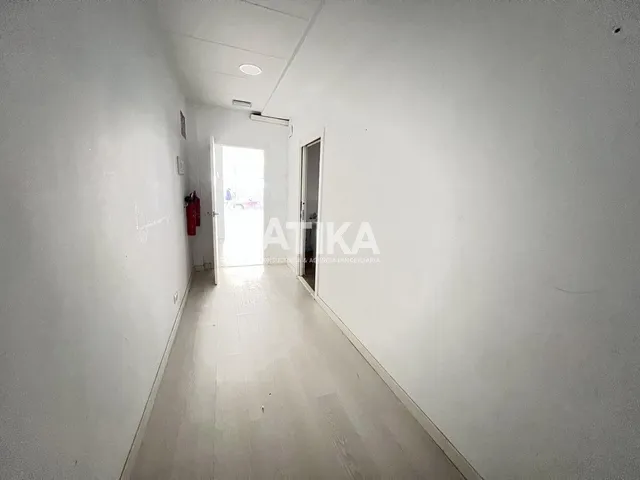 Local en alquiler en pleno corazón comercial. — 16