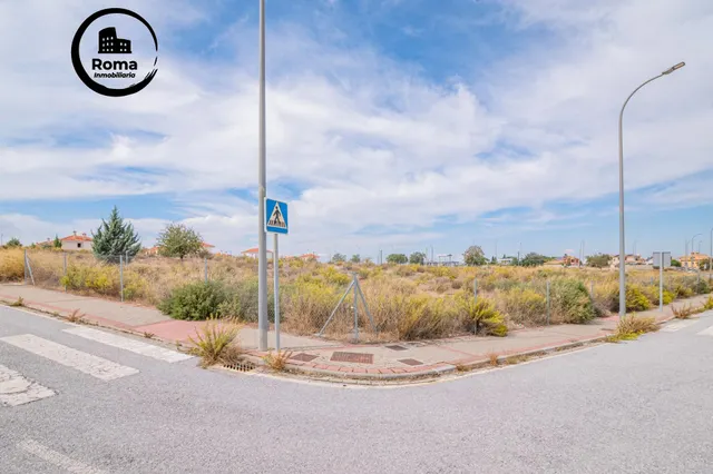 Oportunidad en venta de solar urbano en Otura — 25