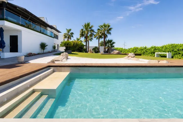 Vende Exclusiva espaciosa y espectacular villa en La Zubia,  - foto 5