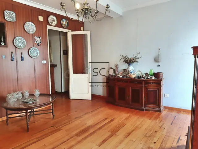 Piso con balcón en el centro, Ferrol. - foto 3