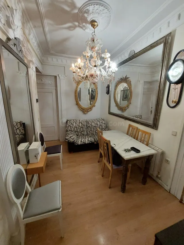 PISO PARA REFORMAR EN TRAFALGAR CON GRAN POTENCIAL DE INVERS
