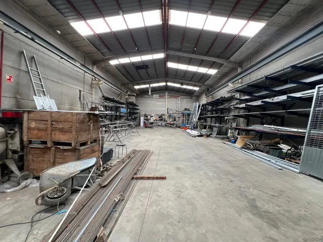 NAVE INDUSTRIAL CON MAQUINARIA - foto 4