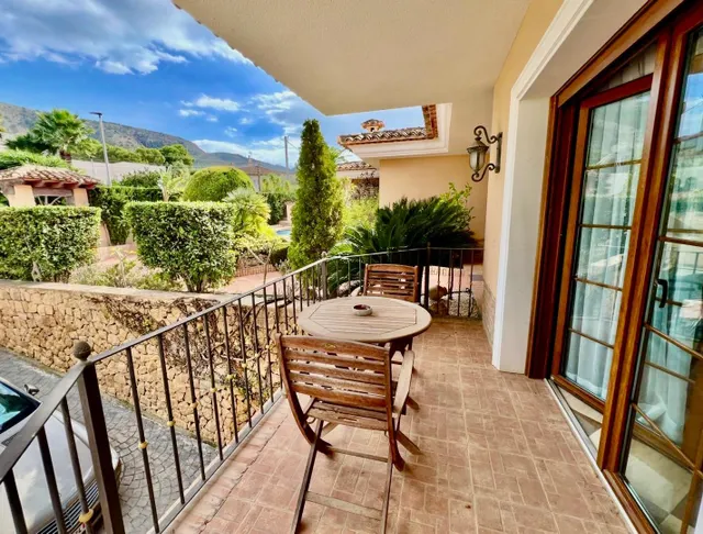 CHALET INDEPENDIENTE CON GRAN PARCELA Y PISCINA PRIVADA EN EL ALBIR, ALFAZ DEL PI — 25