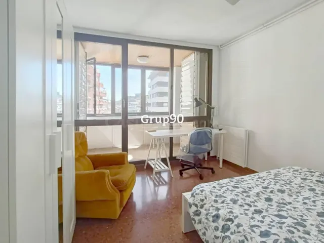 GRAN PISO DE 6 habitaciones EN EL CENTRO DE LLEIDA – AV. CAT - foto 5