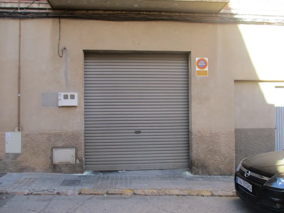 LOCAL COMERCIAL CON PATIO Y GARAJE
