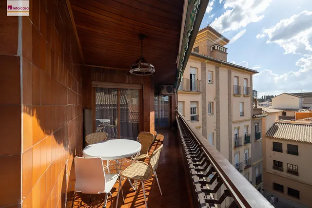 Piso y cochera en venta junto Acera de Darro. — 18