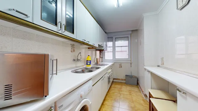 Piso de tres dormitorios de nueva construcción y con garaje — 18
