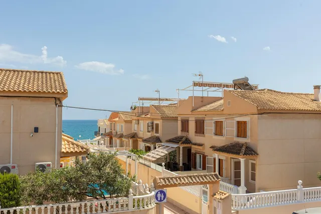 Casa 3 habitaciones 99m² en venta - Cabo cervera — 33