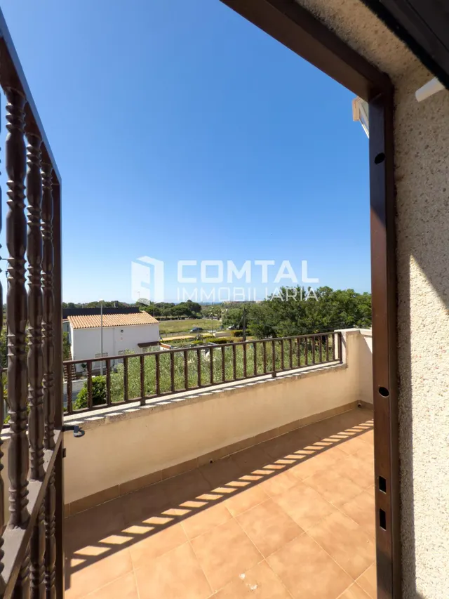 CASA EN VENTA CUBELLES — 23