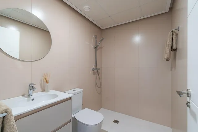 Apartamentos de 2 dormitorios con amplias zonas verdes y vistas al mar, zona Playa Flamenca — 18