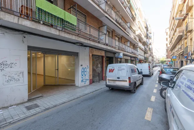 SE VENDE LOCAL TOTALMENTE REFORMADO EN PLENO CENTRO DE GRANADA (ALMONA DE SAN JUAN DE DIOS) — 16