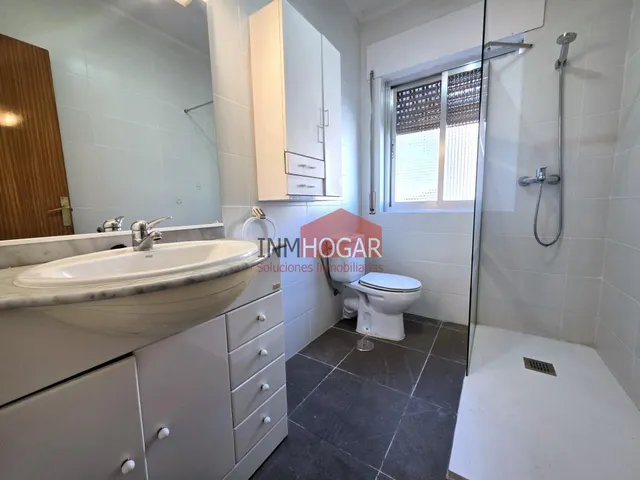 Amplia y luminosa vivienda en venta en la zona de san roque, Ávila — 16