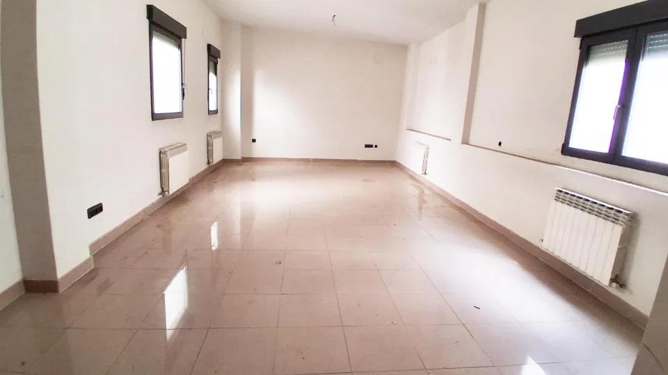 Urbis te ofrece una oficina en venta en Béjar, Salamanca.