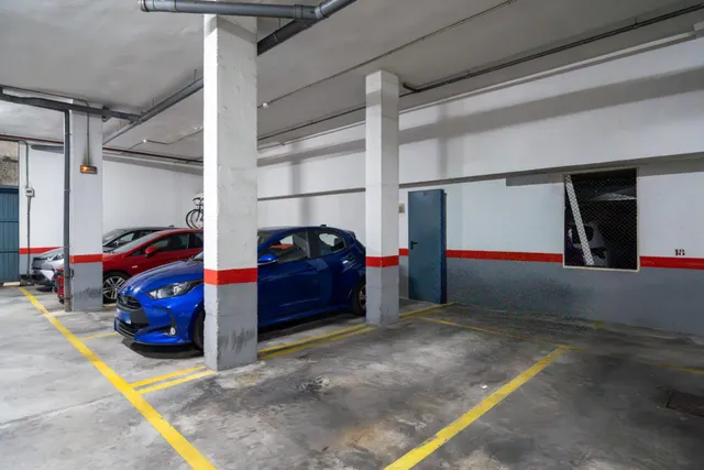Dúplex de tres habitaciones en ZONA COLEGIOS — 25