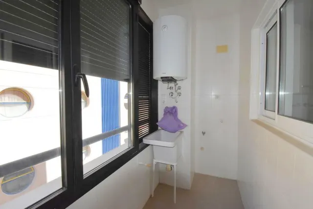 Amplio piso SE VENDE en Torrevieja – 3 habitaciones, terraza y garaje incluido — 13