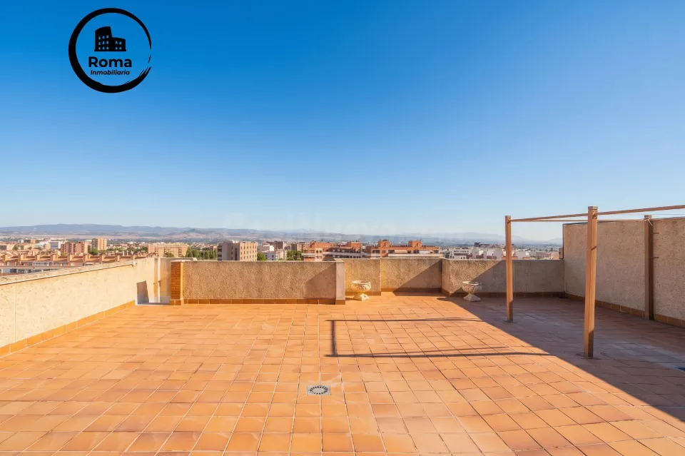 Exclusivo atico en residencial gran parque  en venta de 4 dormitorios en el barrio albayda