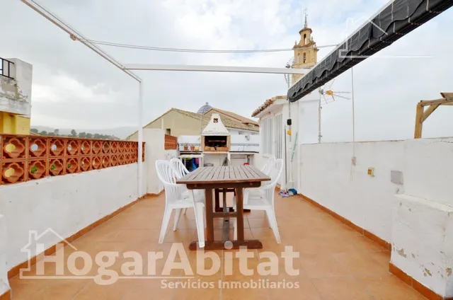 AMPLIA CASA  REFORMADA ESQUNERA CON TERRAZA Y BARBACOA — 14
