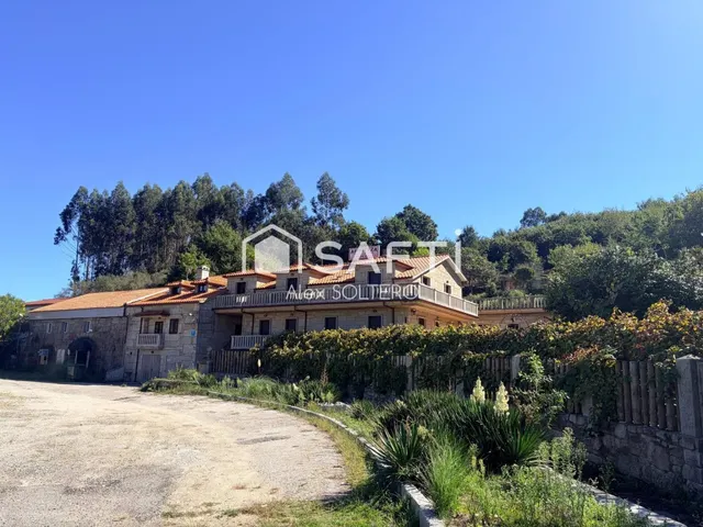 Un edificio con encanto y múltiples posibilidades — 12