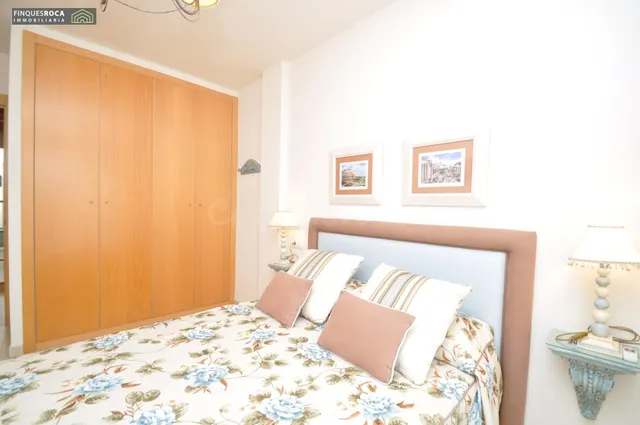 Ático de 2 habitaciones con vistas al mar, parking y piscina - foto 5