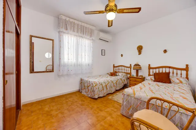Ático duplex con solárium, vistas al mar y a 280 metros de la playa de La Mata — 24