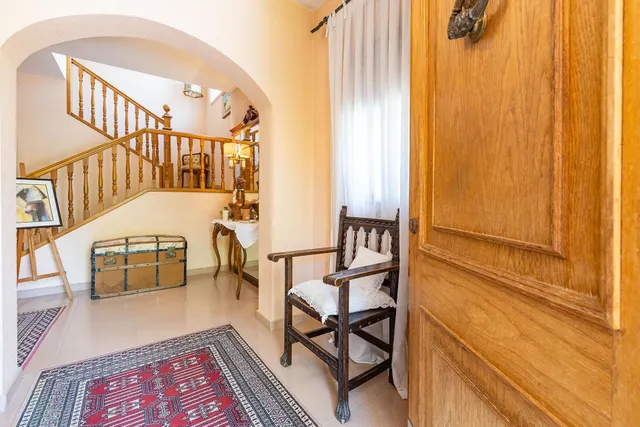 CHALET EN LOS DOLORES — 42