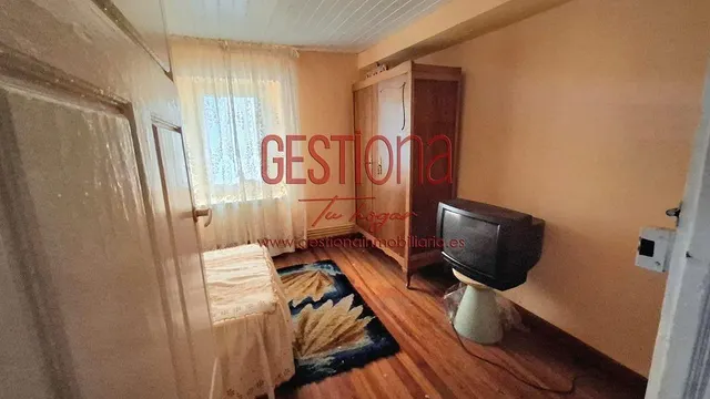 CASA PARA REFORMAR EN EL CENTRO DE RAMALES DE LA VICTORIA. — 18