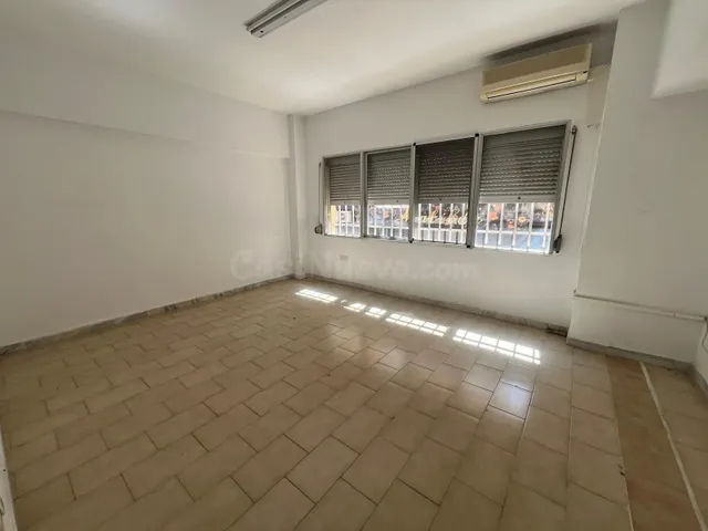 Oficina en el centro posibilidad de cambio a vivienda - foto 3