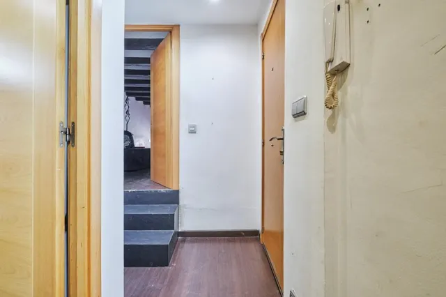 Amplio piso de 3 dormitorios con balcón junto a Plaza del Pedró — 19