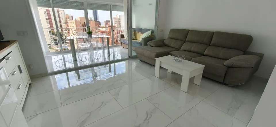 Piso Reformado en el Corazón del Rincón de Loix - ¡Tu Oasis en Benidorm por solo 205.000€!