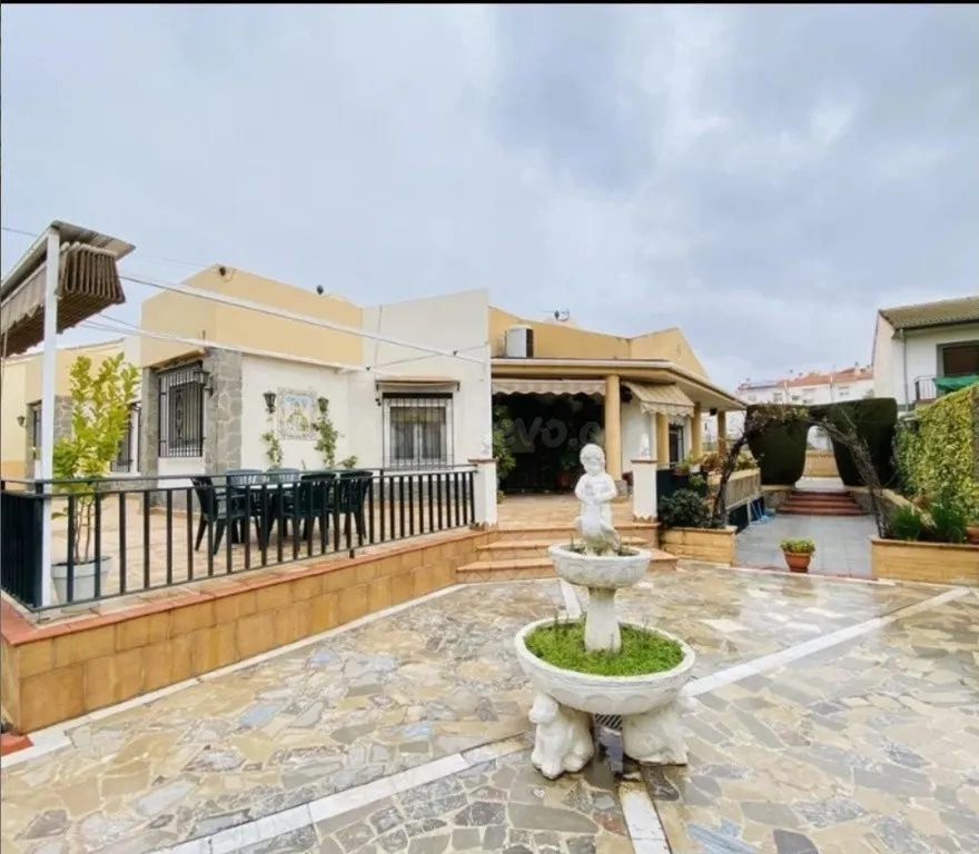 Casa-Chalet en Venta en Zubia, La Granada