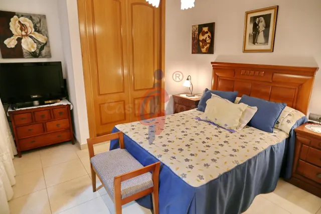 ¡Apartamento de tres dormitorios y dos baños en venta en la  - foto 3