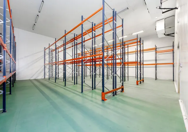 SE VENDE  Nave Industrial en Dúrcal con Instalaciones Completas y Cámara Frigorífica — 21